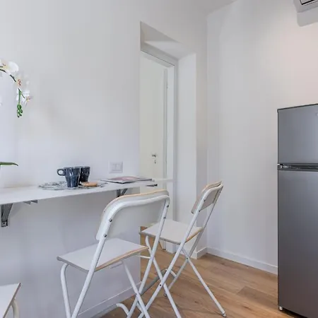 Sambuco1 - Quiet With 2 Double Bedrooms - B Apartment