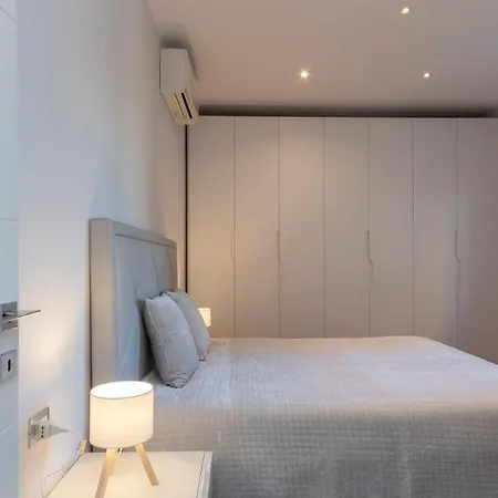 Gambara M1 - 15 Min To Duomo, Balcony, Ac&wifi * ميلان