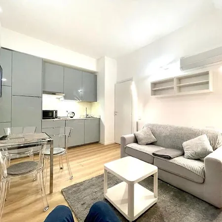 Apartmán Cozy On An Upper Floor Near Missori And Vetra Metro Station *