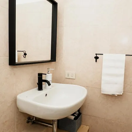 Casaportavenezia - 5 Min M1 And M3 * Milán