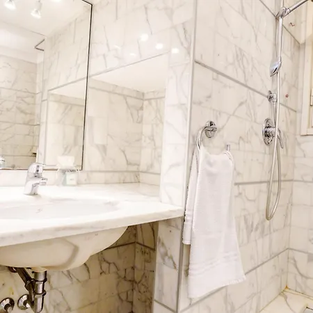 San Babila Elegant Duplex - Design District * Milan