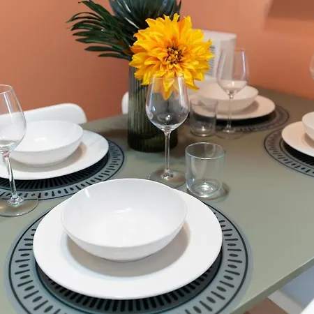 S&m Apartments- Urban Stripes 2 Bedrooms Near Underground M2 And Navigli * Milão