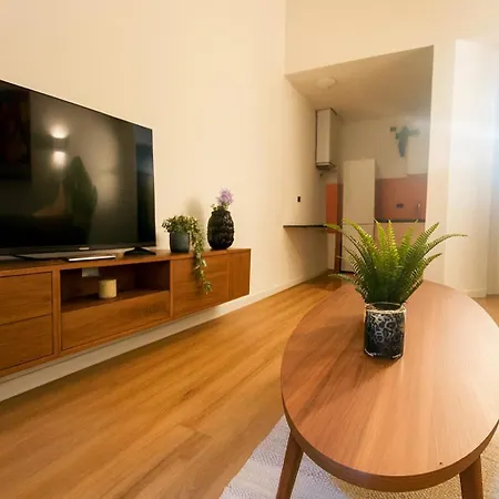 Casa Picasso - Above The Subway *