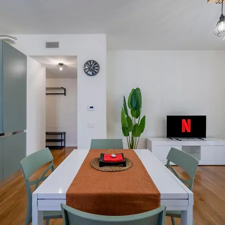 Elegant And Modern In Apartamento