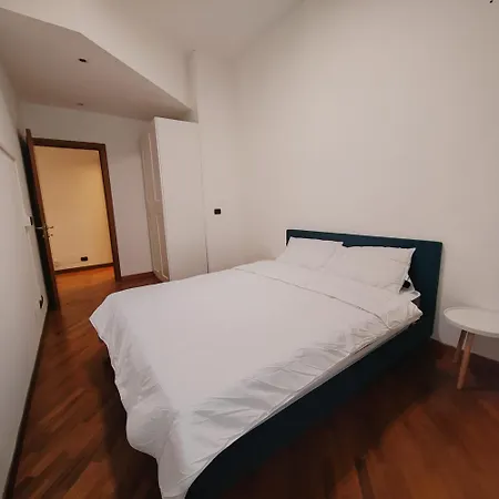 Spacious With Three Bedroom And Large Kitchen *