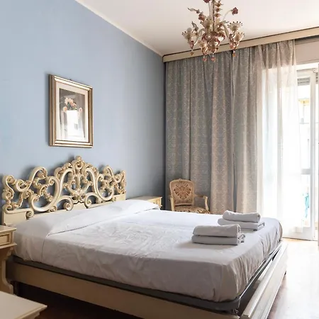 アパート Casa Venezian ミラノ