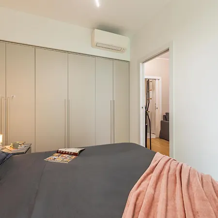 Modern & Elegant - Station Apartment *