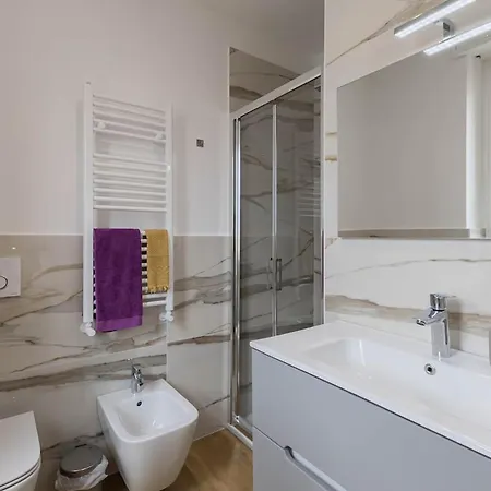 Wonderful In Design District - 2 Bedroom Lejlighed *