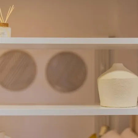 Apartment Living Bande Nere *