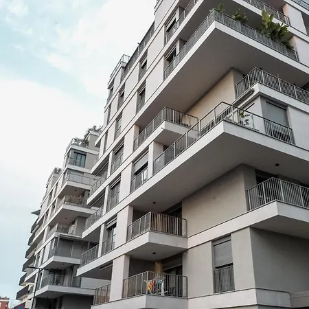 Апартаменты Crespi Terrace, Private Parking, A Few Steps From The Metro *