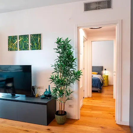 Crespi Terrace, Private Parking, A Few Steps From The Metro