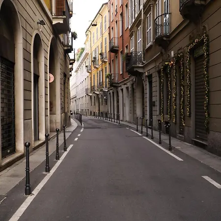 San Babila Elegant Duplex - Design District Apartament *