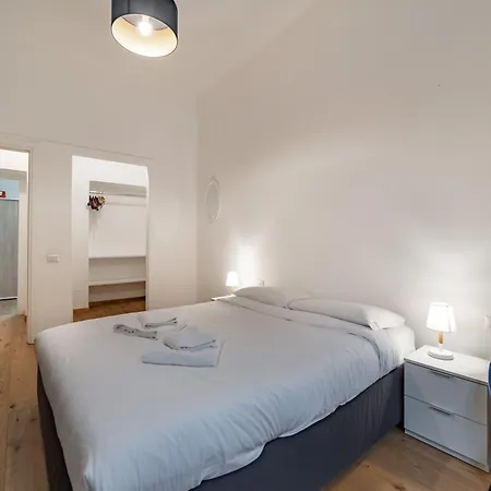 5 Walk From Porta Venezia Station, With 2 Bedrooms Daire *
