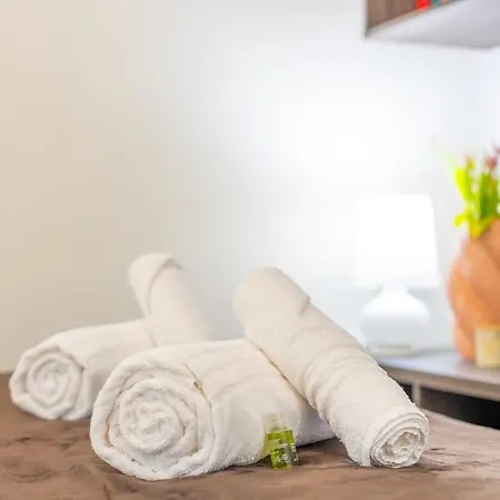 Elegant 1bdr In The Center, 5 Min From The Duomo شقة *