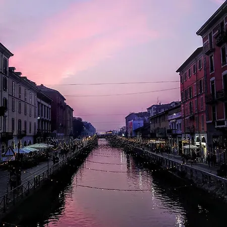 Iron Bridge Navigli Location M2 * 米兰