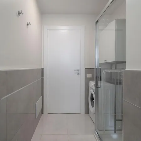 Elegant And Modern In Lägenhet *