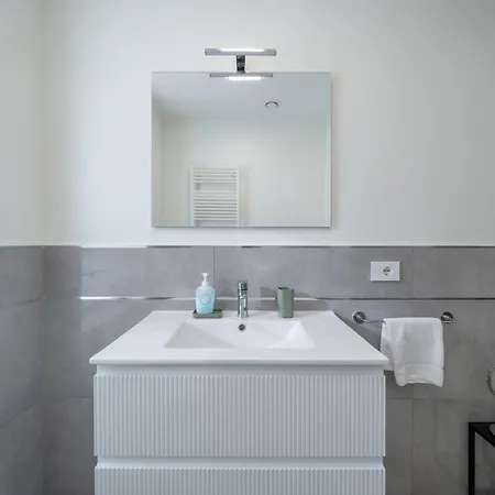 Elegant And Modern In * Милан