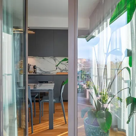 Crespi Terrace, Private Parking, A Few Steps From The Metro