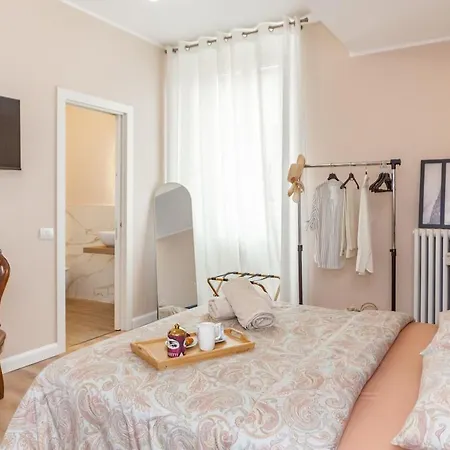 Apartment Luxury Quiet Above Subway *