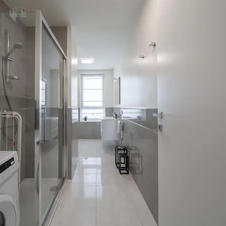 Elegant And Modern In Milán