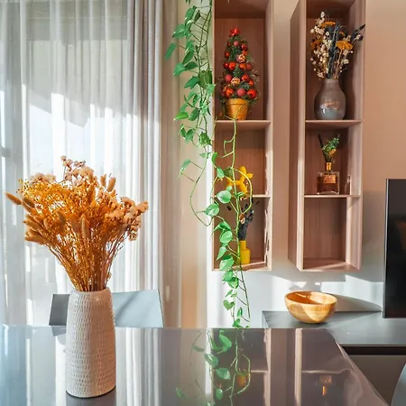 Crespi Terrace, Private Parking, A Few Steps From The Metro Daire Milano