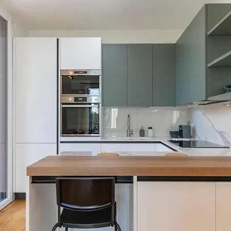 I-host - Assietta * Милан