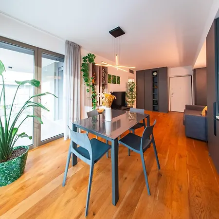 Crespi Terrace, Private Parking, A Few Steps From The Metro *