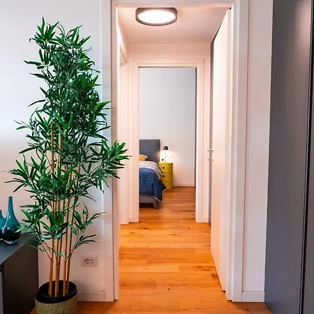 Crespi Terrace, Private Parking, A Few Steps From The Metro