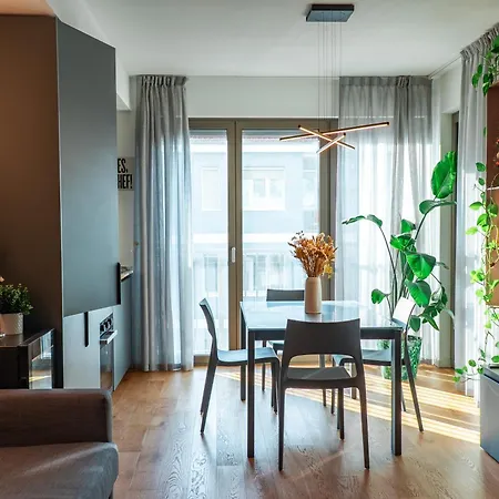 Apartmán Crespi Terrace, Private Parking, A Few Steps From The Metro