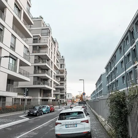 Apartman Crespi Terrace, Private Parking, A Few Steps From The Metro