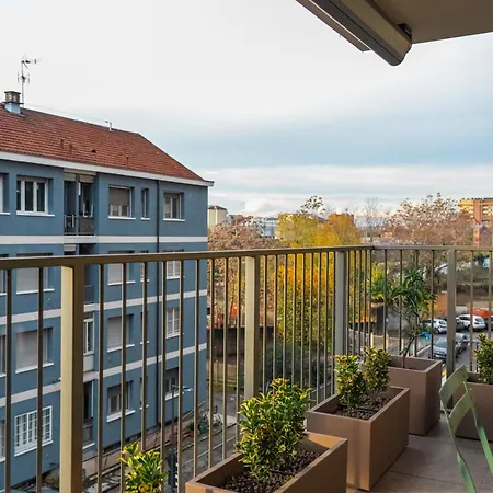 Daire Crespi Terrace, Private Parking, A Few Steps From The Metro Milano