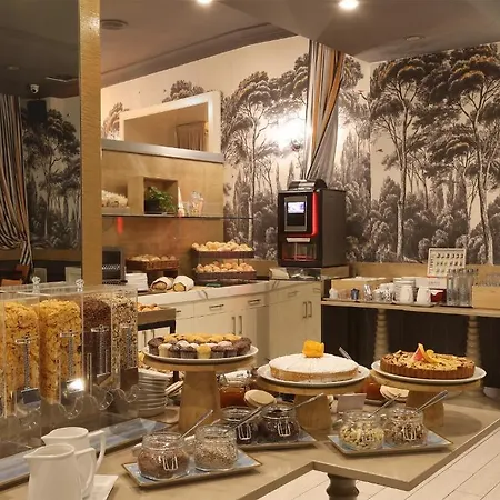 Leonardo Center מלון