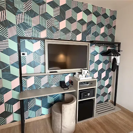 מלון Astoria Sure Collection By Western 3*