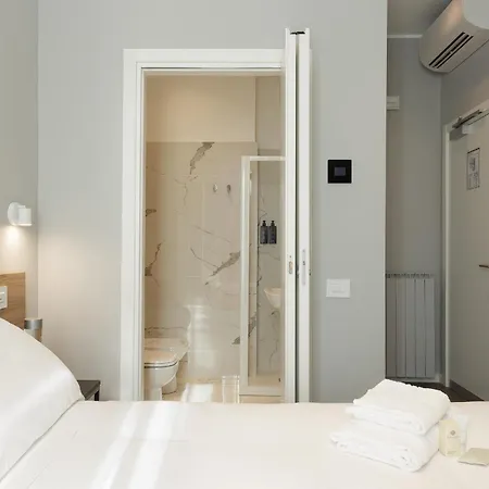 22 マルゾ 2* ミラノ