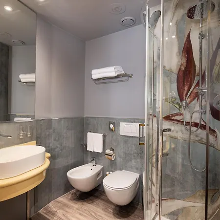 Hotel Garibaldi Station By Ihg 4*