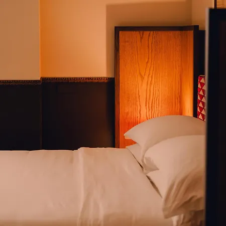 Aethos 5* Milánó