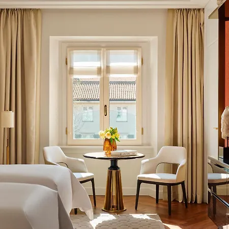 Otel Four Seasons 5*