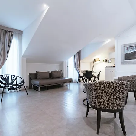 Montenapoleone Aparthotel