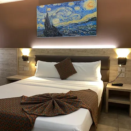 Stradivari Hotel 3*
