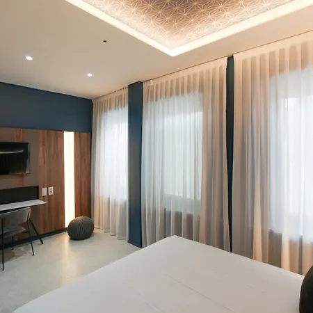 Hotell The Floor 3*