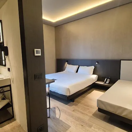 Hotel Kira 4*