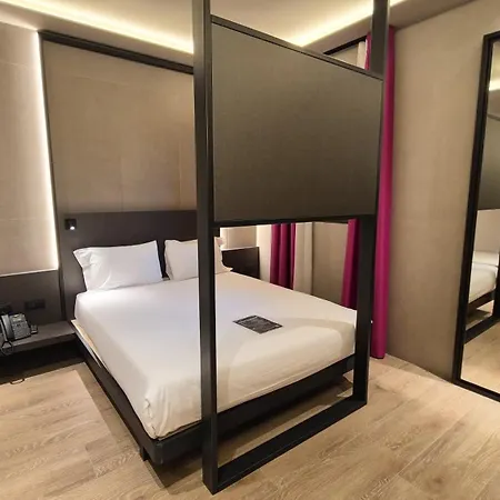 Kira Hotel 4*