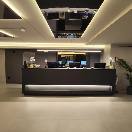 Hotel Kira