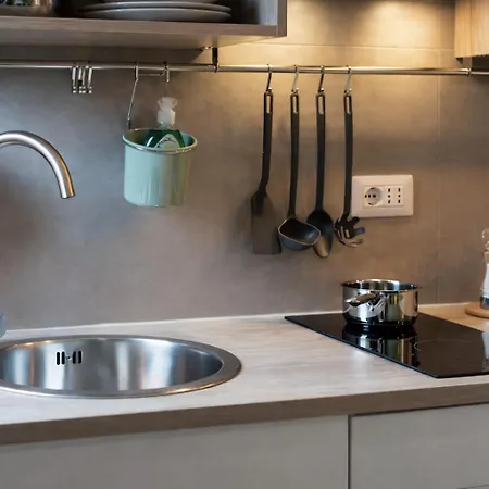 Littlesuitebande Nere *