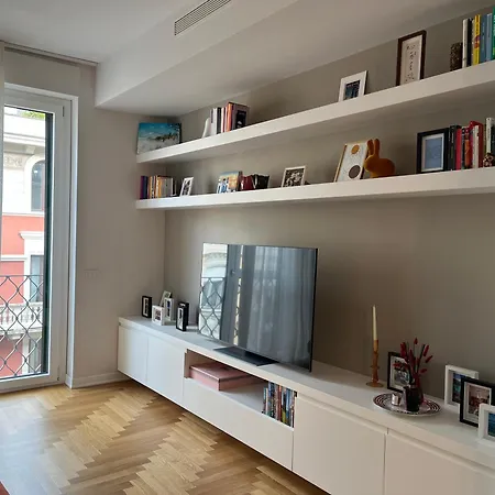 Dani - Double Bedroom With Private Bathroom *