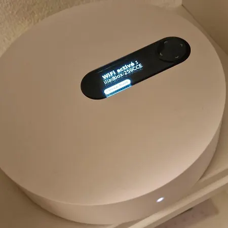 Ampia Stanza Con Bagno Privato E Zona Pranzo בית הארחה מילאנו