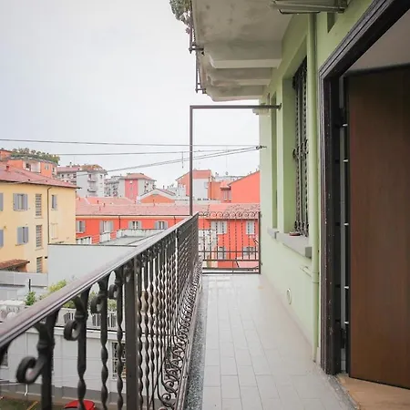 Only 10 Min To Duomo, Free Parking Easy Living Apartment Milan