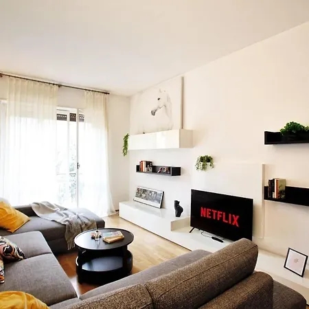 Airconditioned Large And Modern Milan
