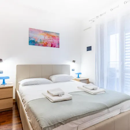 Luminoso Attico Con Garage Gratis Vicino Al Duomo E Allo Ieo * ミラノ