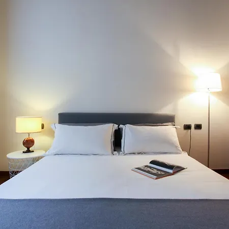 Hacca Collection - Corso Magenta, Unique And Charming 2br Lägenhet